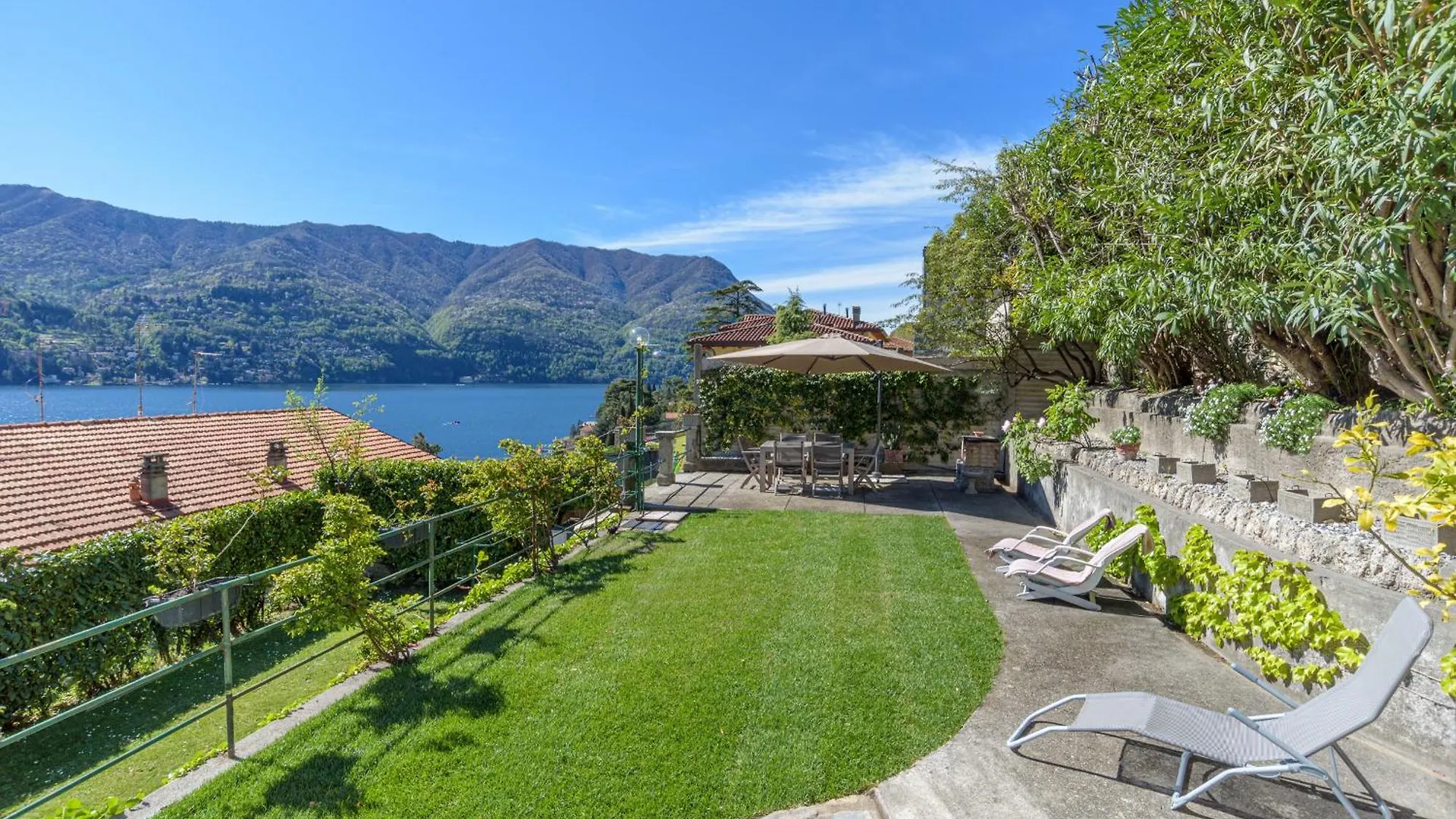 Casa Bambu - Splendida Vista Lago E Posto Auto Laglio 0*,  Italien